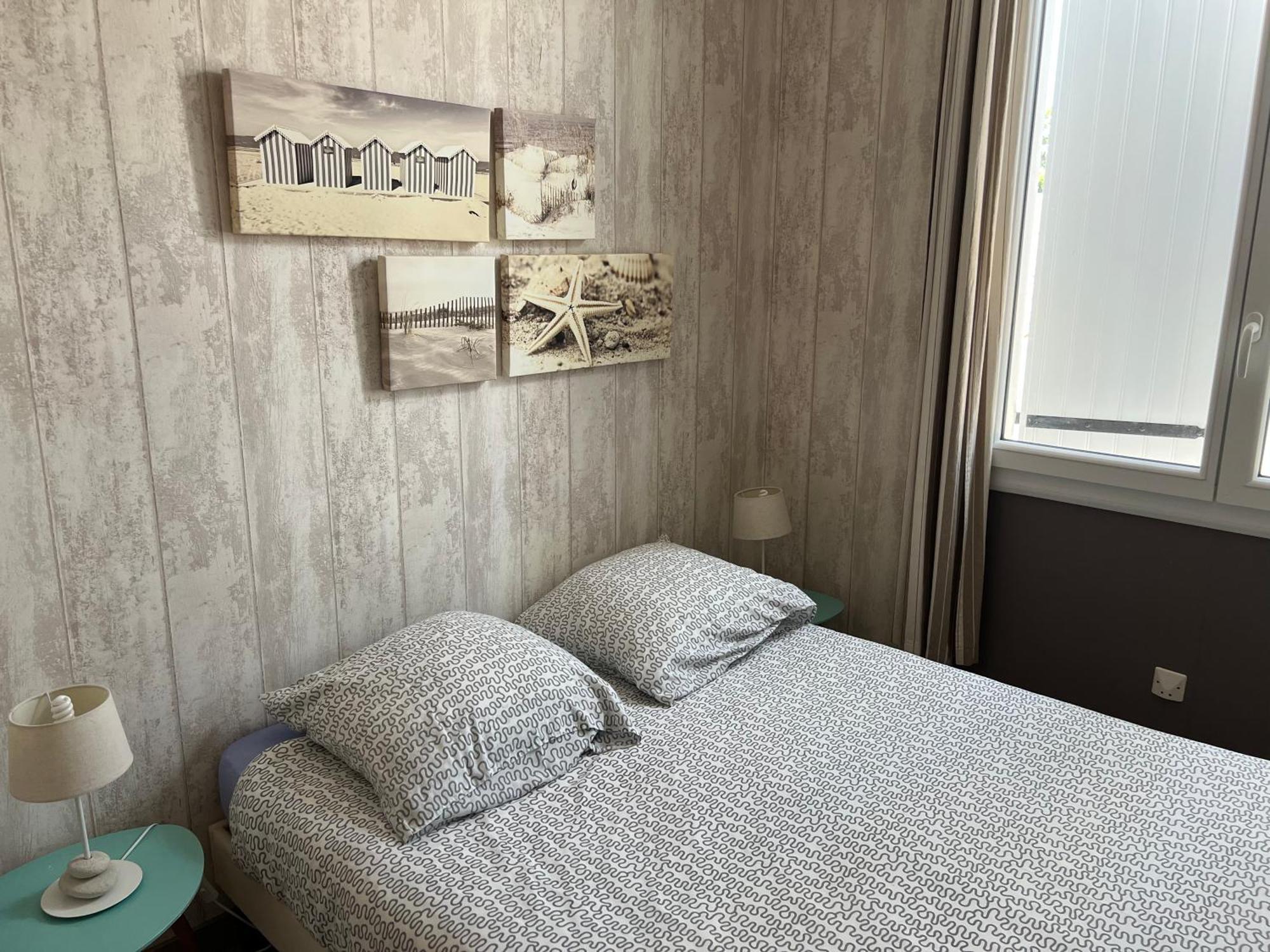 Apartment 100 M De La *